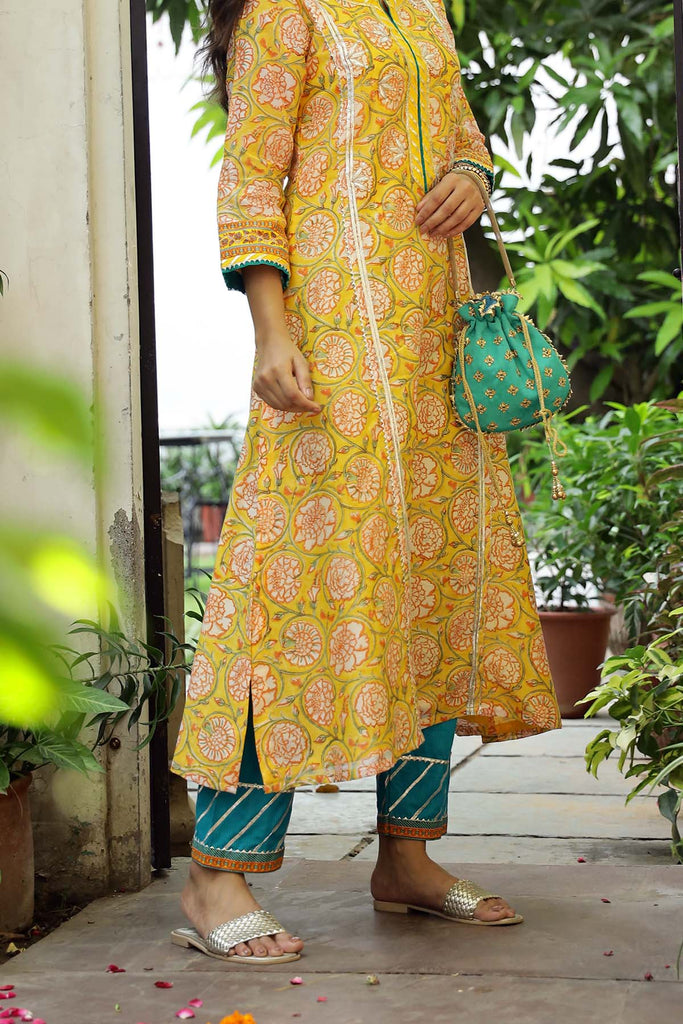 Women Straight Fit Cotton Mirror Embroidered Batik Printed Kurta Set with  Dupatta & Trouser Pant – Mirchi Fashion